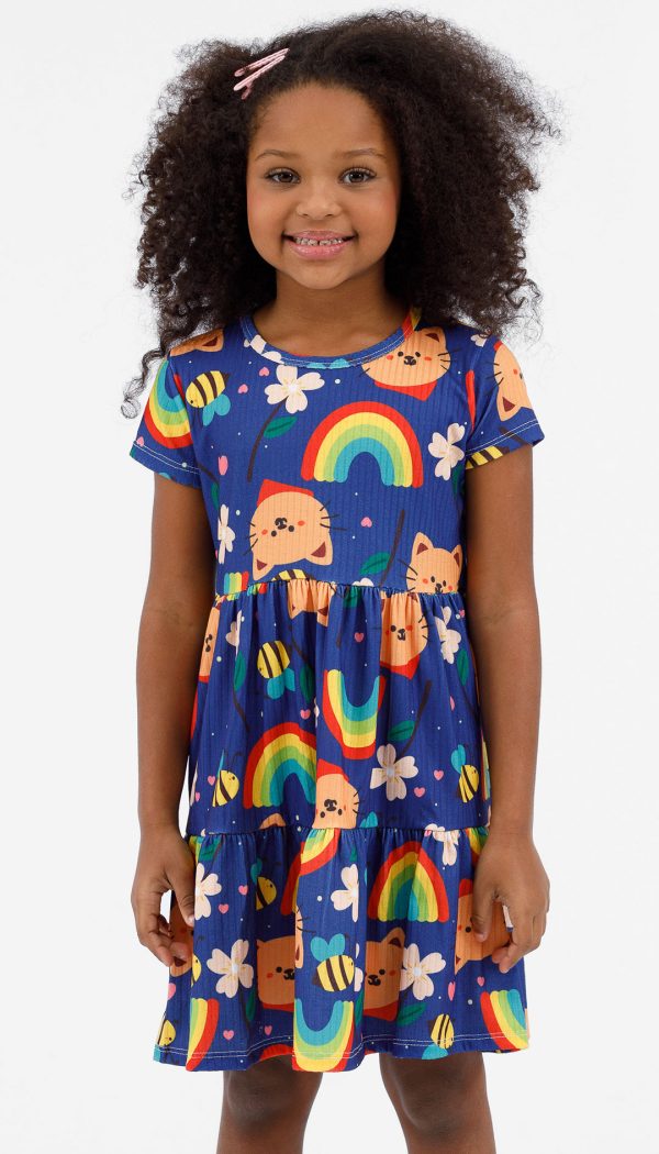 Vestido Canelado de Babado Infantil Feminino Com Estampa De Gatinhos e Arco Íris