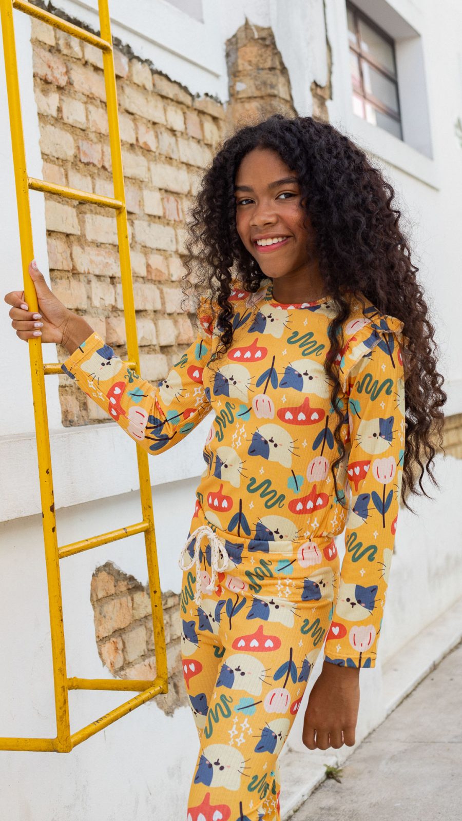 Conjunto Infantil Feminino Canelado De Blusa E Calça Estampado Gatinhos - Image 4