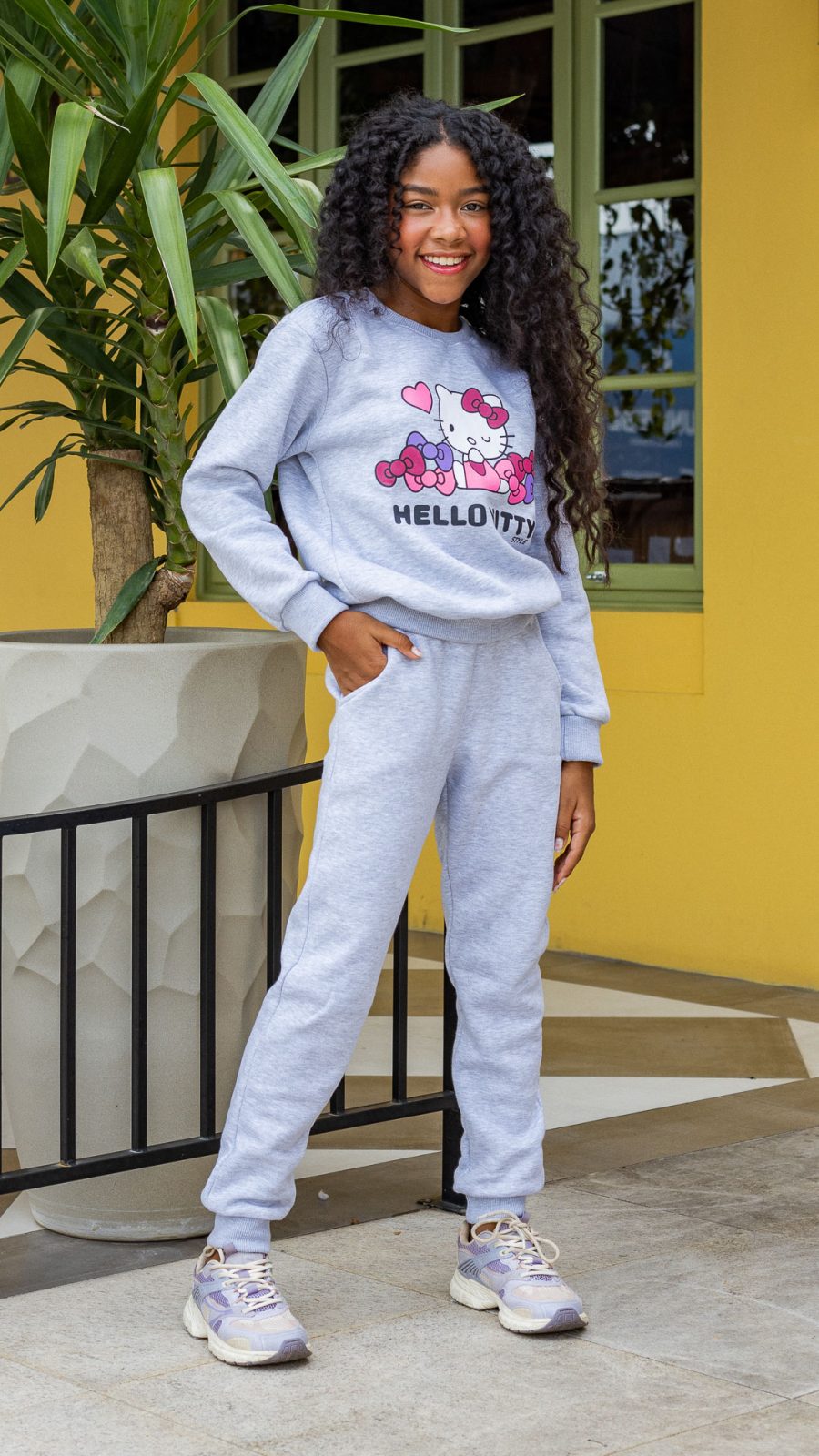 Conjunto De Moletom Infantil Feminino Com Estampa da Hello Kitty Cinza - Image 6