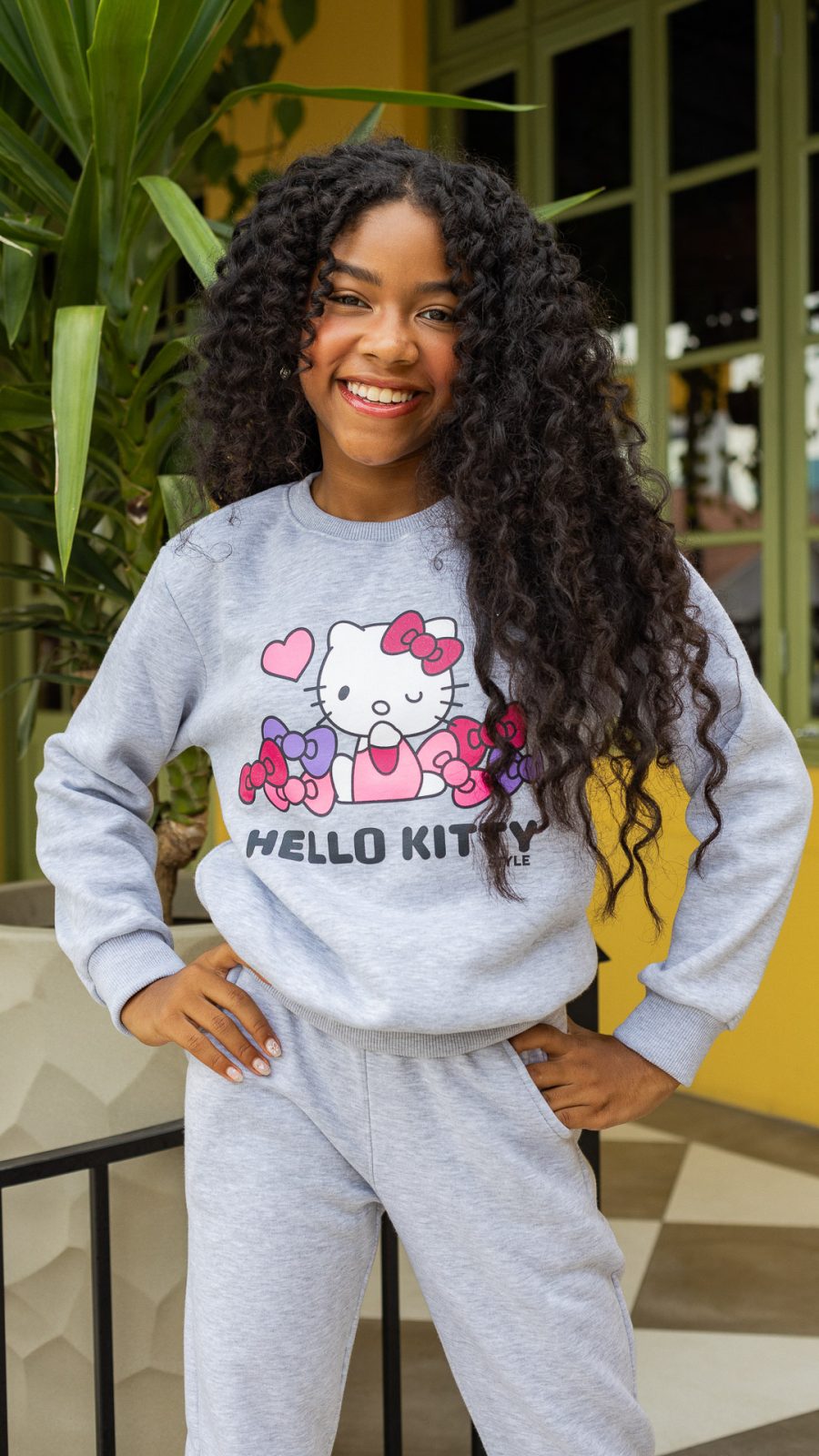Conjunto De Moletom Infantil Feminino Com Estampa da Hello Kitty Cinza - Image 5
