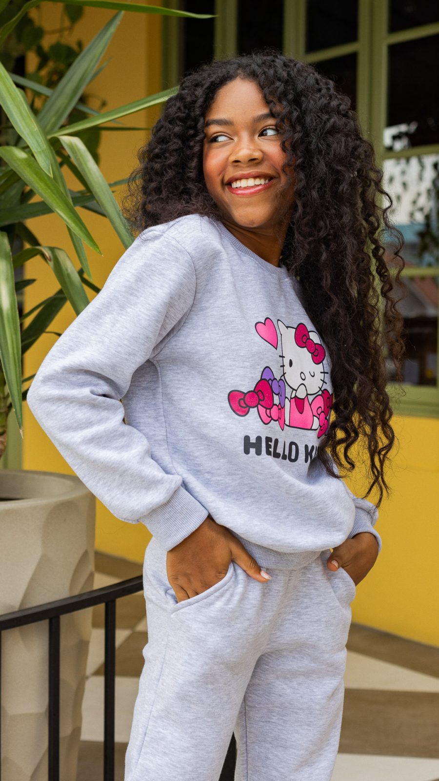 Conjunto De Moletom Infantil Feminino Com Estampa da Hello Kitty Cinza - Image 4