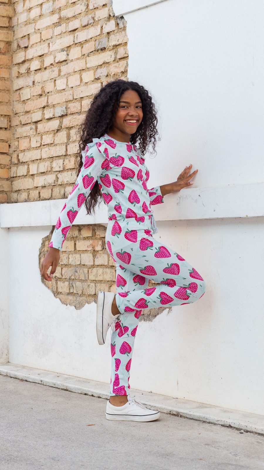 Conjunto Infantil Feminino Canelado De Blusa E Calça Estampado Moranguinhos - Image 2