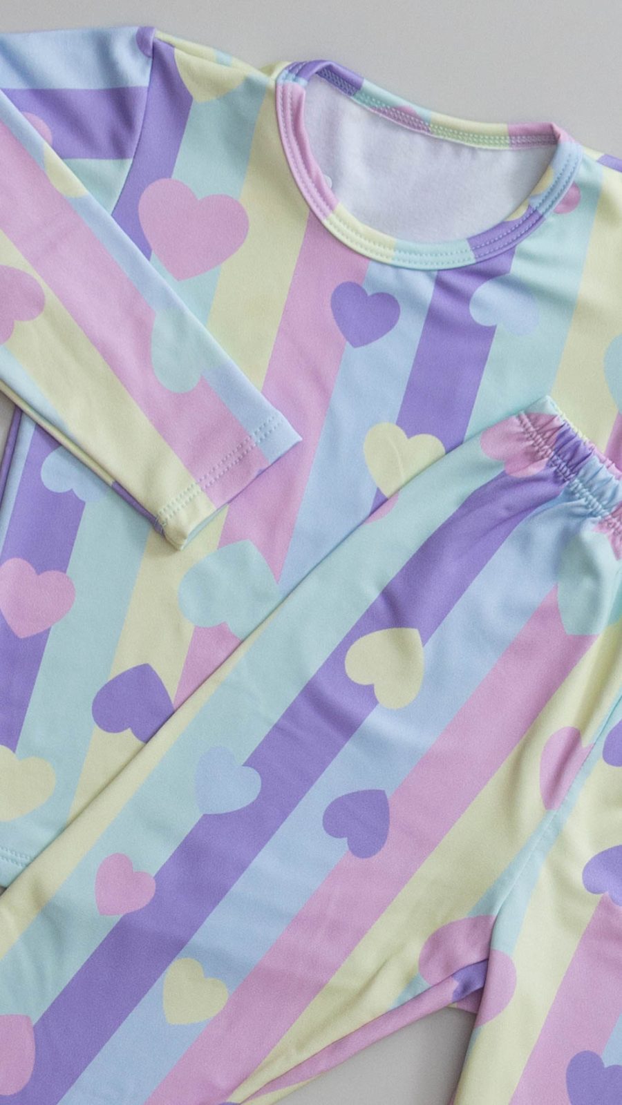 Conjunto Térmico Infantil Estampado De Coração Candy Colors - Image 4