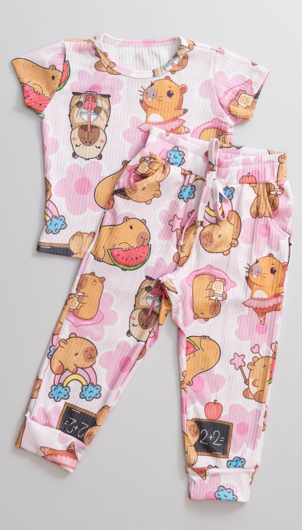 Conjunto Canelado de Blusa e Calça Jogger Infantil Feminino Estampa Da Capivara Rosa