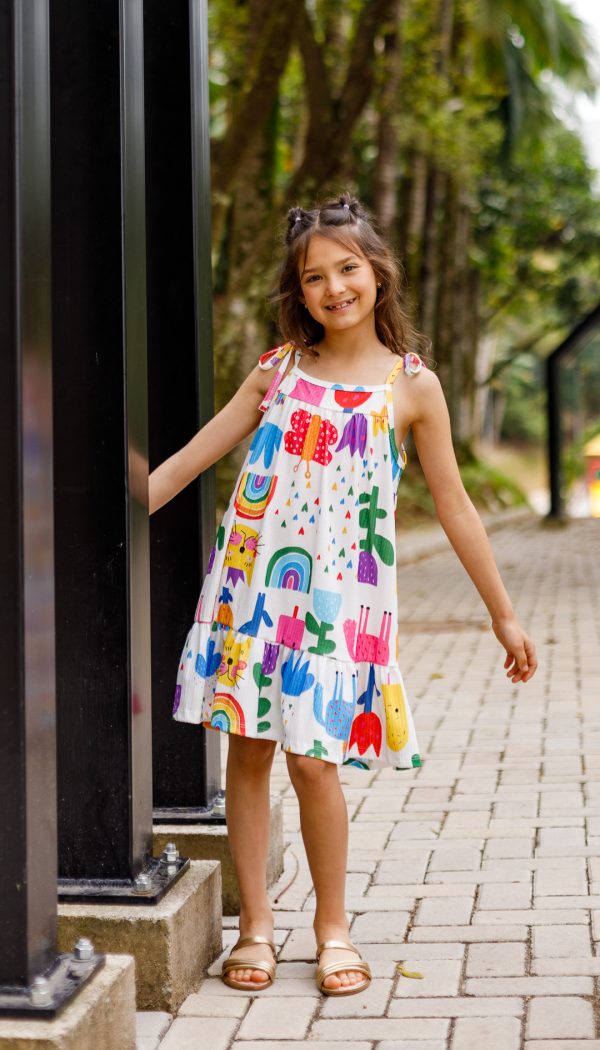 Vestido Canelado Infantil Feminino Com Alçinha De Amarração E Babado Na Barra Estampa Encantada