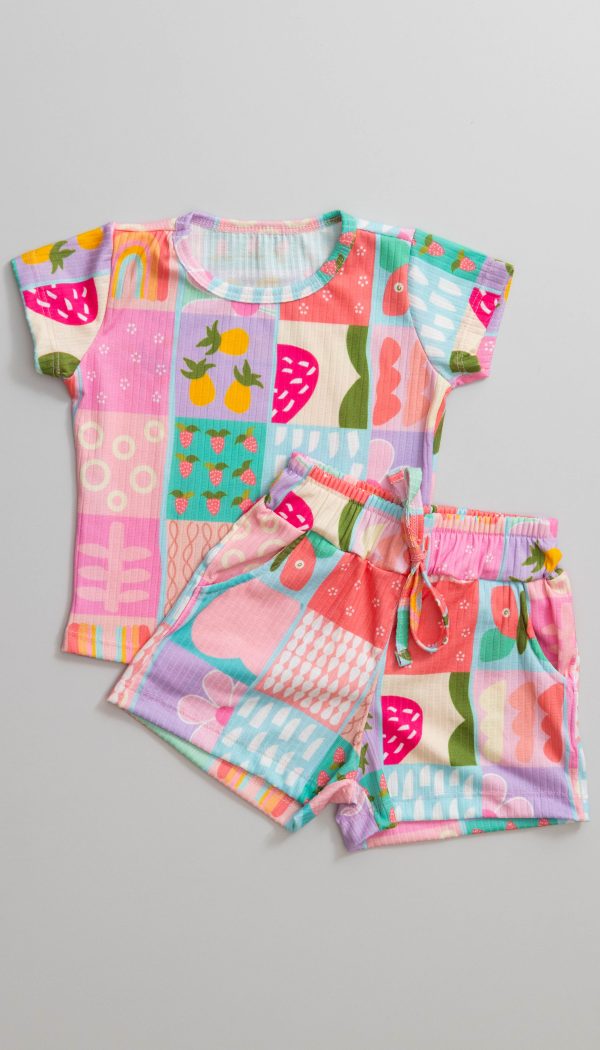 Conjunto Canelado De Blusa e Shorts Infantil Feminino Estampa De Frutinhas